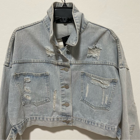 Stylish Light Blue Denim Jacket with Fringe - Picture 14 of 15